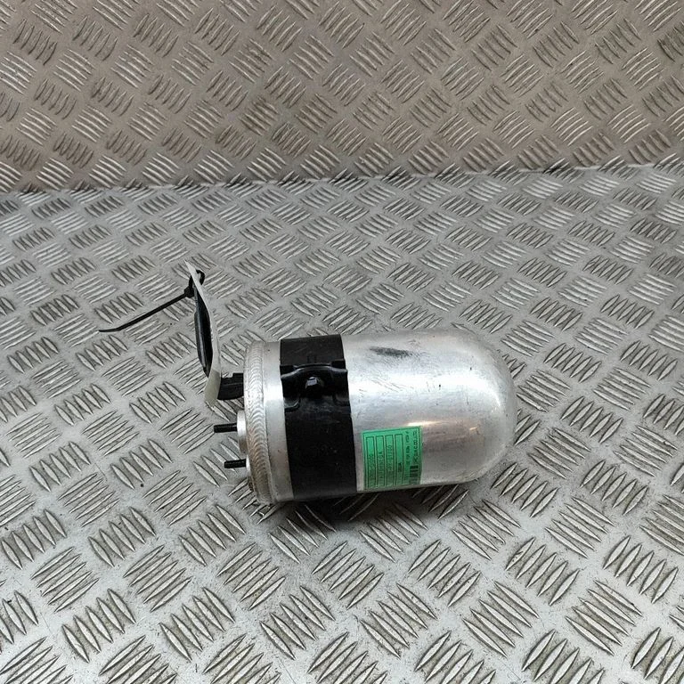 Air conditioning (A/C) air dryer 97805GI000