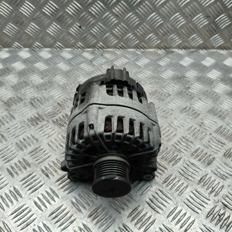 Alternator 04L903024A