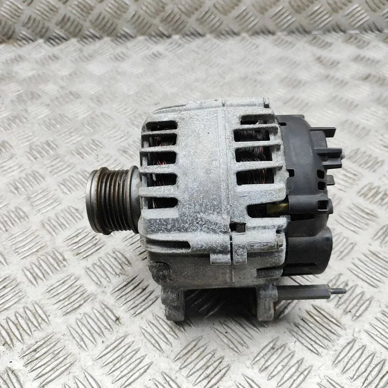 Ģenerators 04L903021D