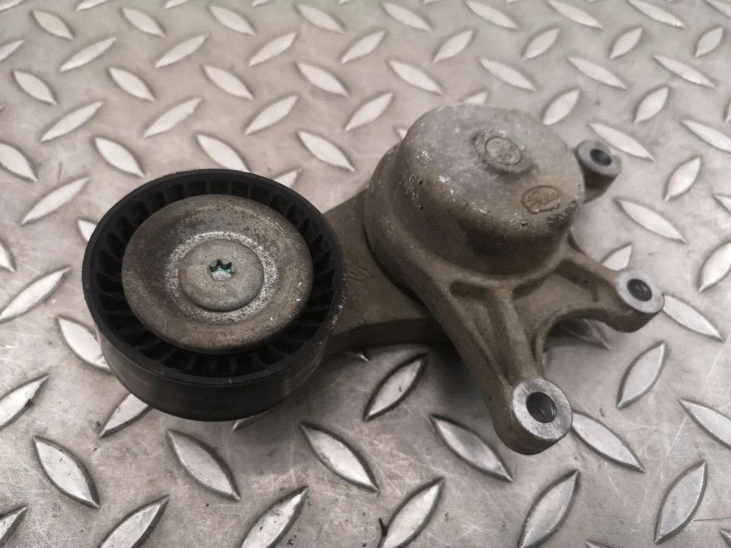 Generator/alternator belt tensioner – BMW 2 Series F22 F23 (2013-2017)