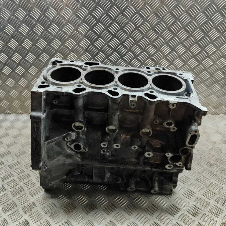 Dzinēja bloks SH0110382