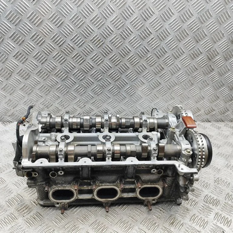 Engine head 94610505176