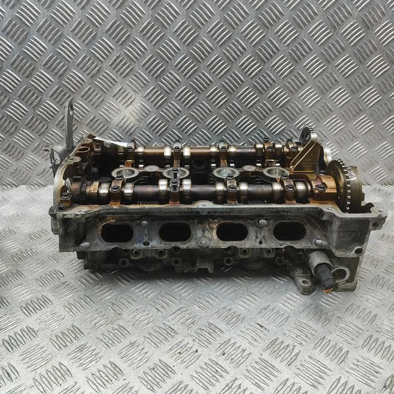 Dzinēja galva V753471080