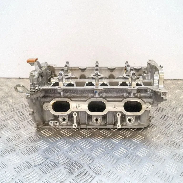 Engine head 946104105AR