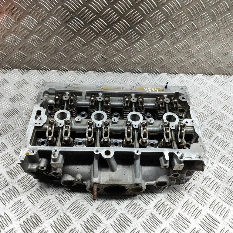 Dzinēja galva 05E103404E