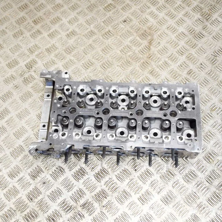 Engine head R654016