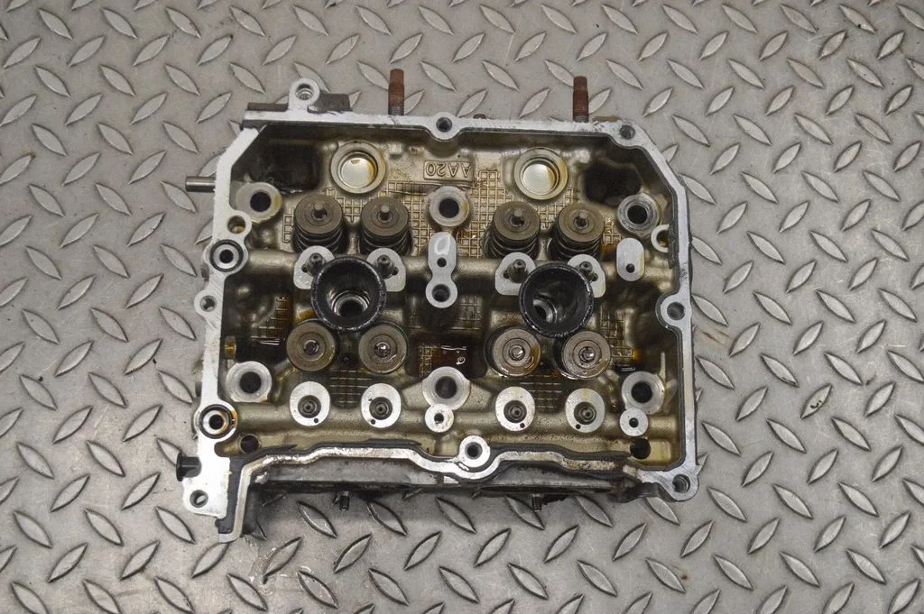 Engine head B0668206