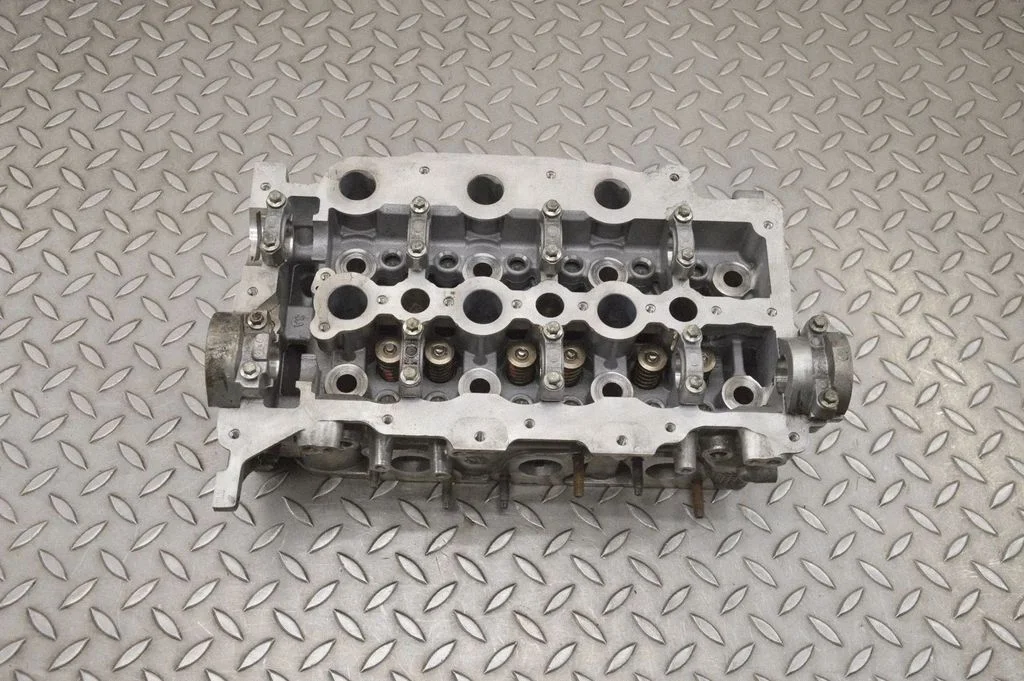 Engine head PM9X2Q