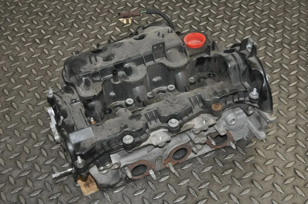 Engine head 9X2Q9424FB