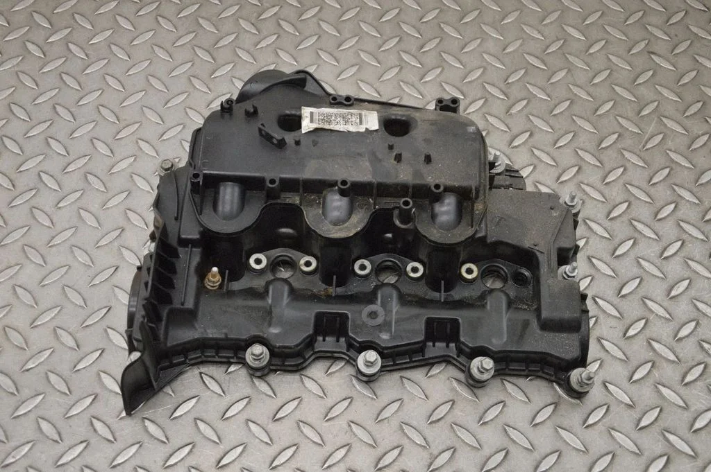 Rocker cam cover 9X2Q9424EE