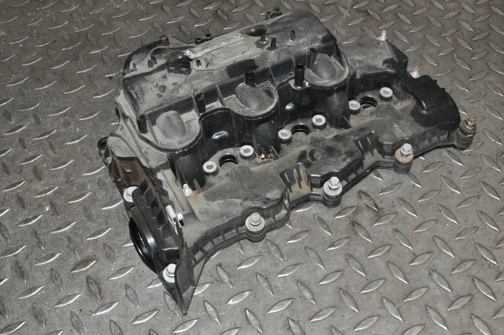 Rocker cam cover 9X2Q9424EA