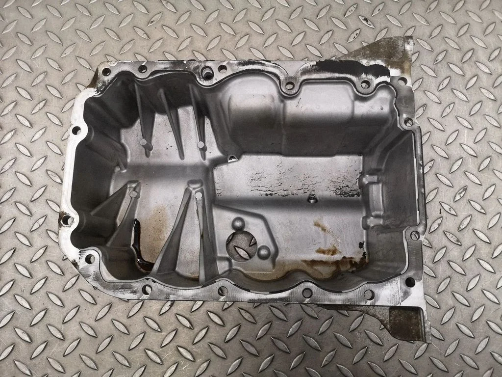 Oil sump 7643521 – BMW i8 (2014-)