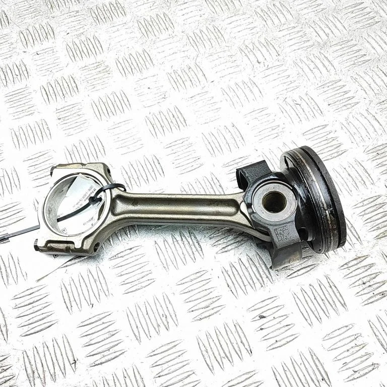 Piston 121009949R