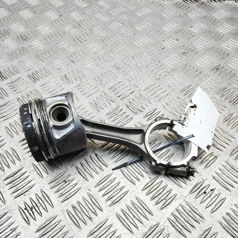 Piston – Audi A4 Allroad B8 (2008-2016)