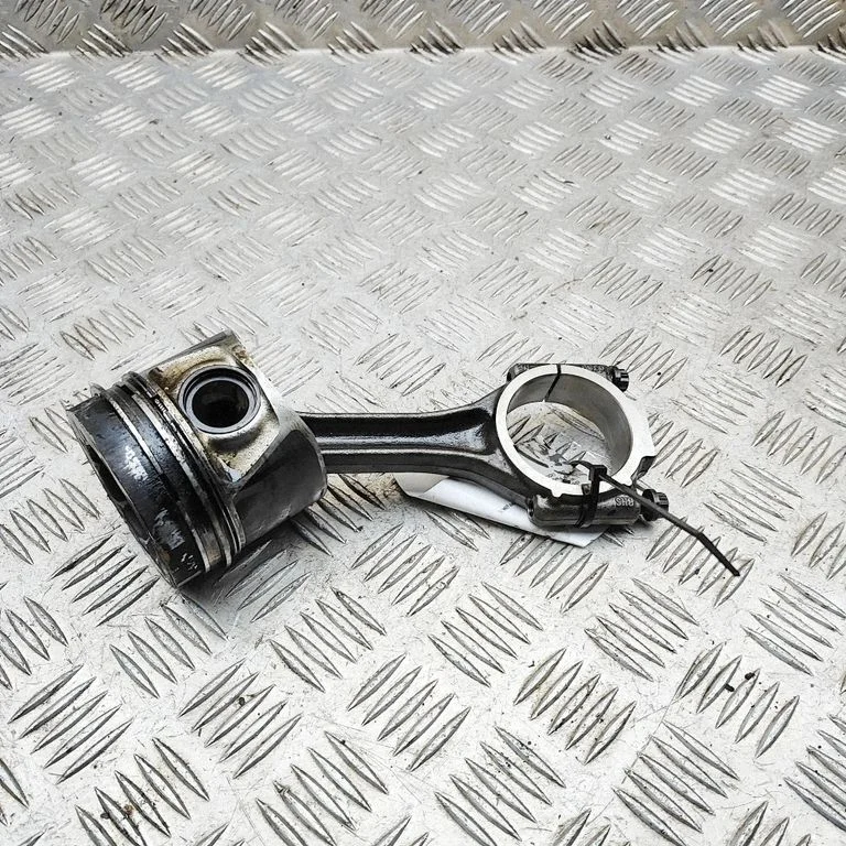 Piston – Audi A4 Allroad B8 (2008-2016)