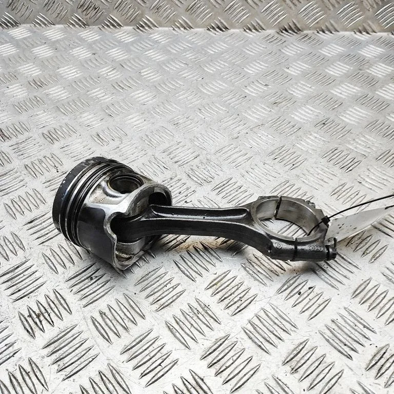 Piston – Audi A4 Allroad B8 (2008-2016)