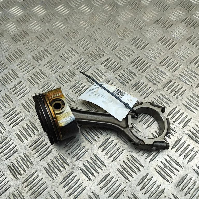 Piston – Infiniti Q50 (2014-)