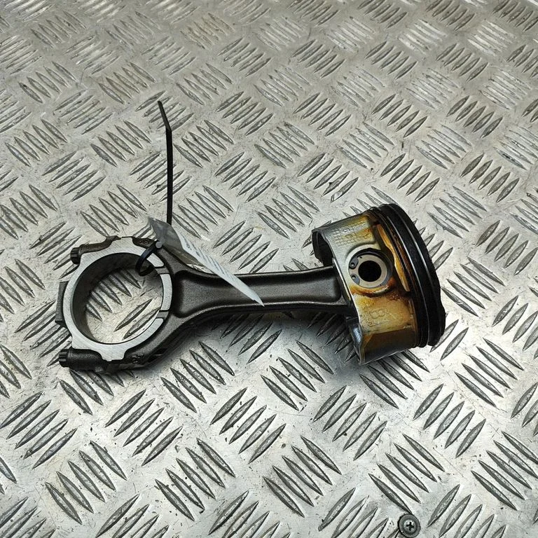 Piston – Infiniti Q50 (2014-)