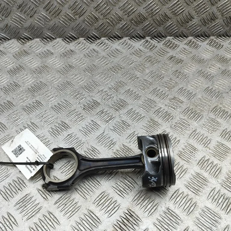 Piston – Mercedes-Benz CLA-Class C117 X117 W117 (2013-2019)