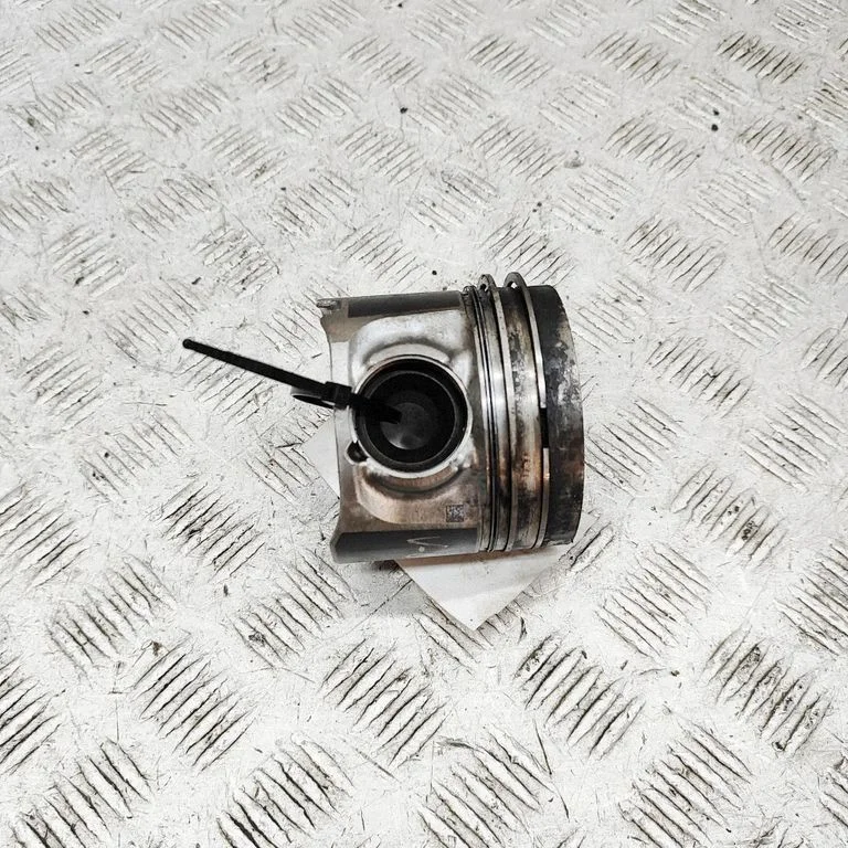 Piston – BMW 6 Series F12 F13 (2010-2018)