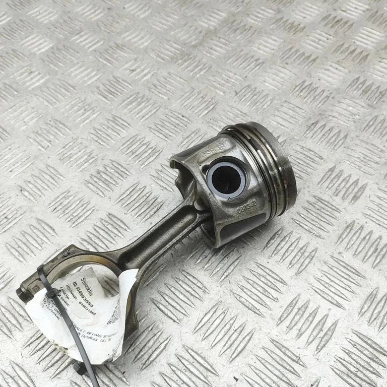Piston 121001039R
