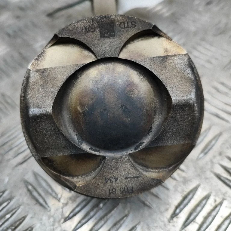 Piston