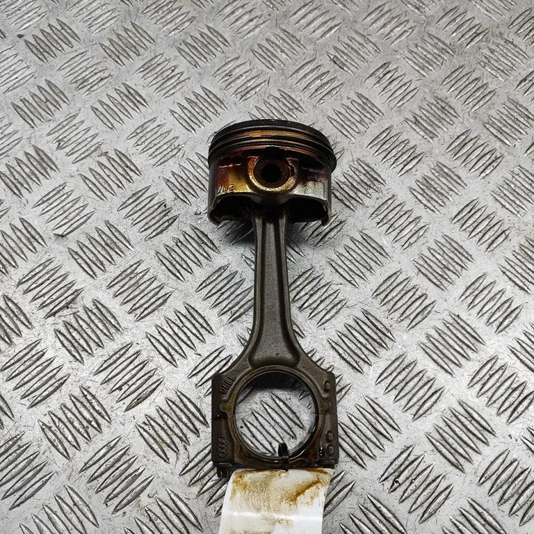 Piston 06Q107065