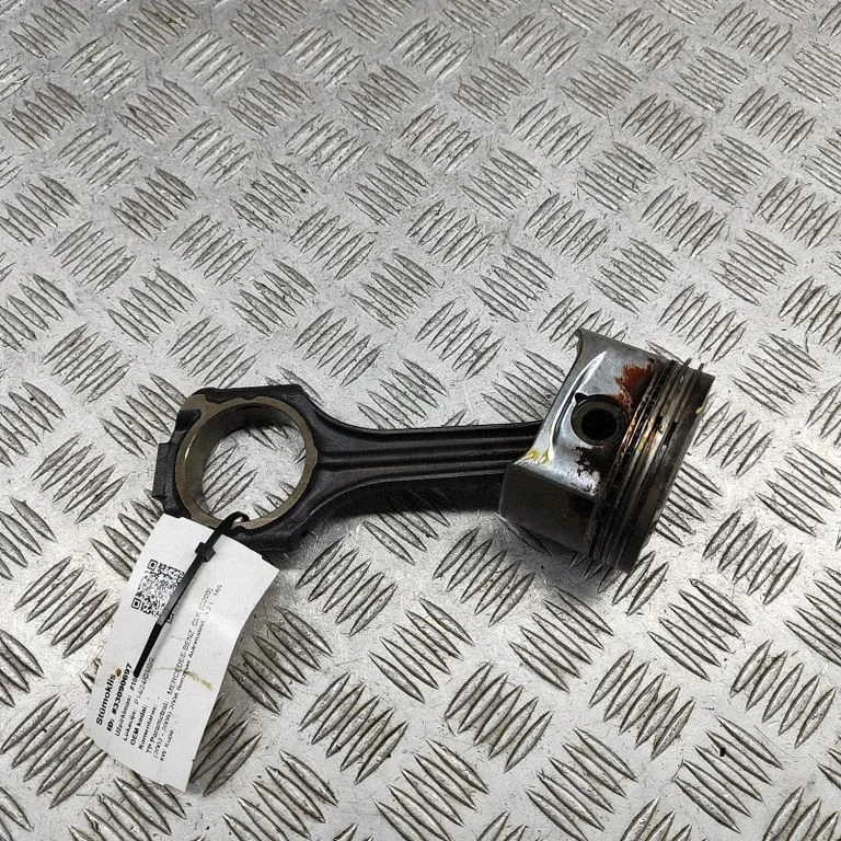Piston – Mercedes-Benz CLK-Class A209 C209 (2002-2009)