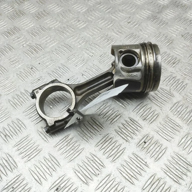 Piston 121001039R