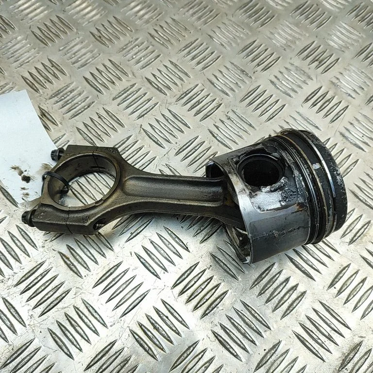 Piston – BMW 1 Series E81 E87 (2004-2011)