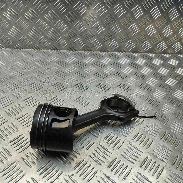 Piston – Opel Insignia A (2008-2017)