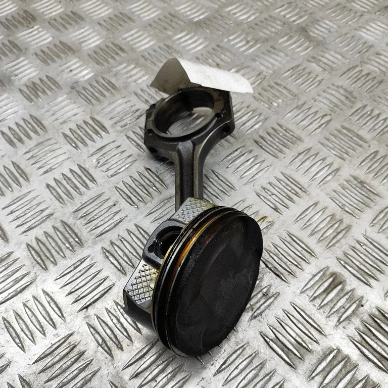 Piston CR3Z6200B