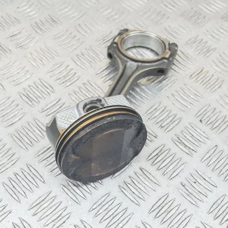 Piston CR3Z6200B