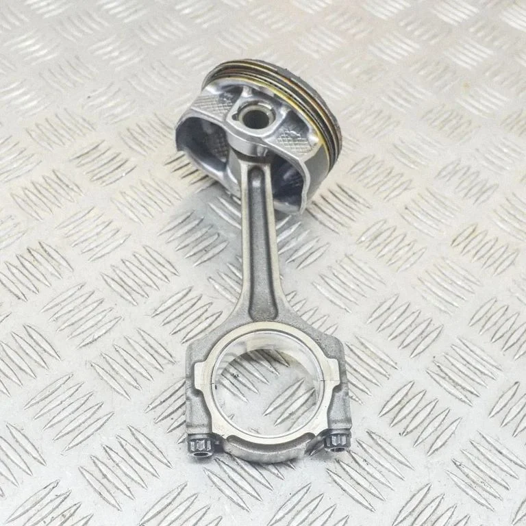 Piston CR3Z6200B