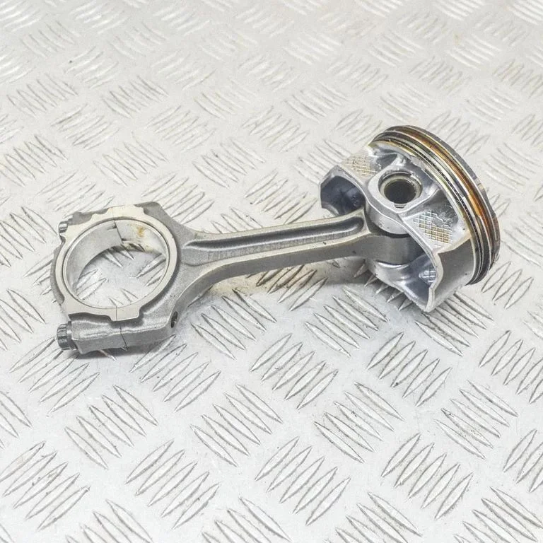 Piston CR3Z6200B