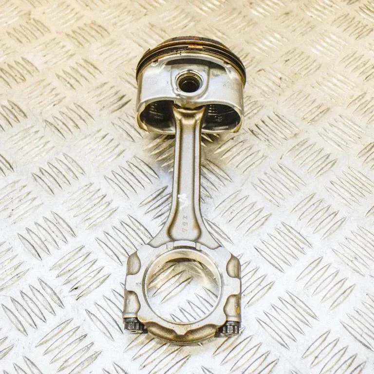 Piston – Lexus IS III XE30 (2013-2020)