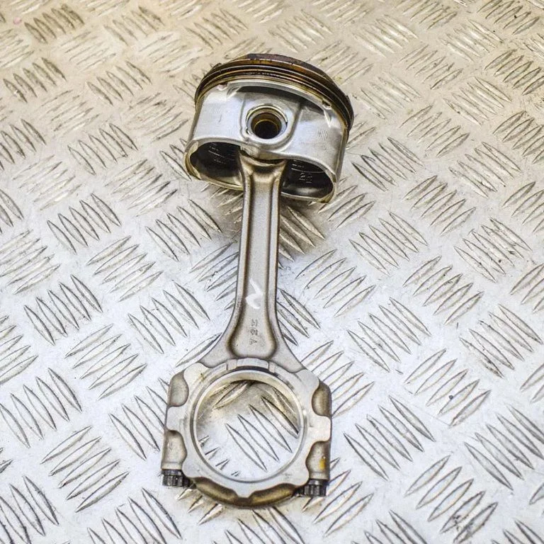 Piston – Lexus IS III XE30 (2013-2020)
