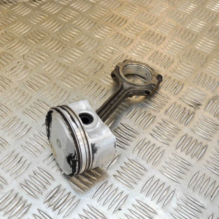 Piston 121006N200