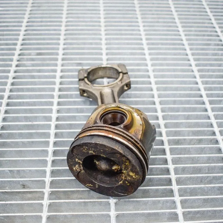Piston – BMW 5 Series E60 E61 (2004-2010)