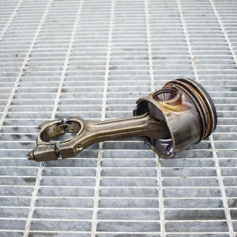 Piston – BMW 5 Series E60 E61 (2004-2010)