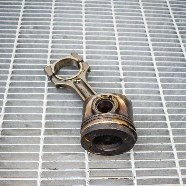Piston – BMW 5 Series E60 E61 (2004-2010)