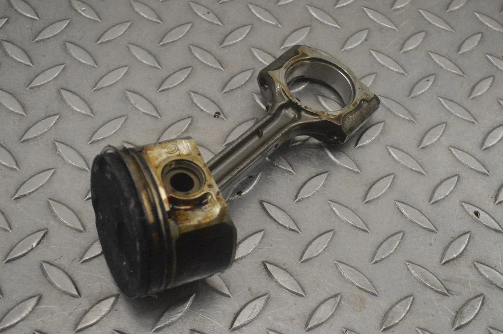 Piston
