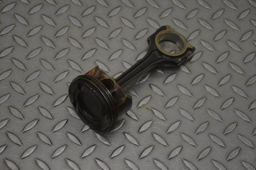 Piston – Mercedes-Benz CLA-Class C117 X117 W117 (2013-2019)
