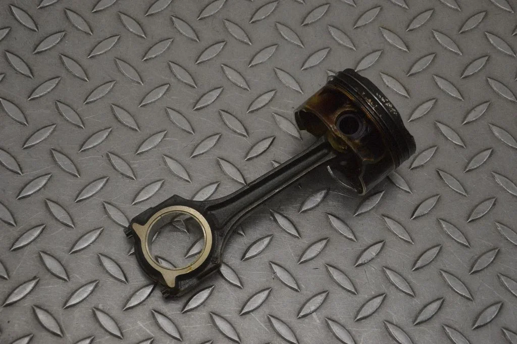 Piston – Mercedes-Benz CLA-Class C117 X117 W117 (2013-2019)