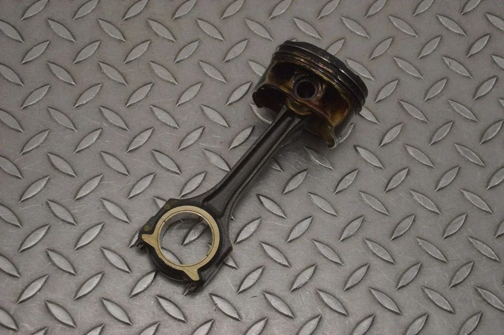 Piston – Mercedes-Benz CLA-Class C117 X117 W117 (2013-2019)