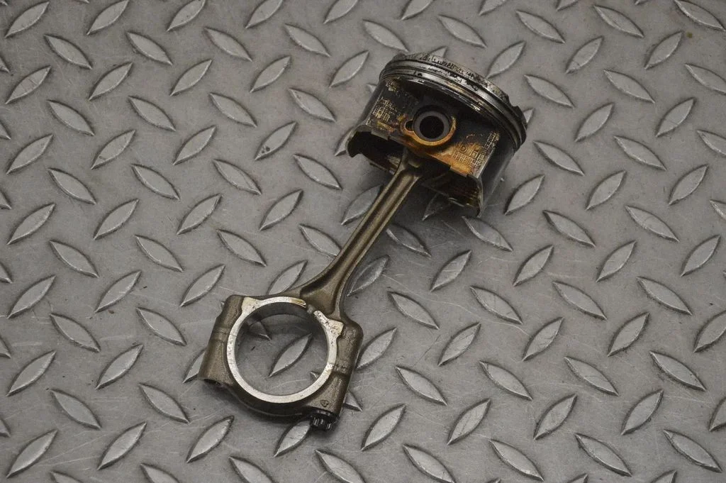 Piston AD70748