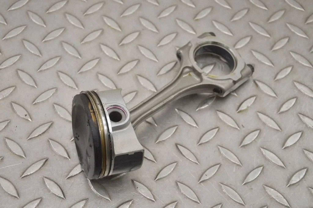 Piston 010833