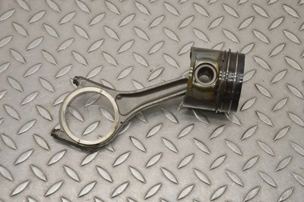 Piston 230805