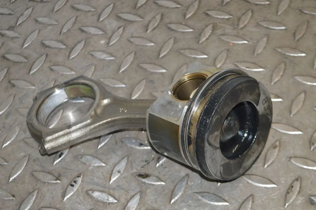 Piston