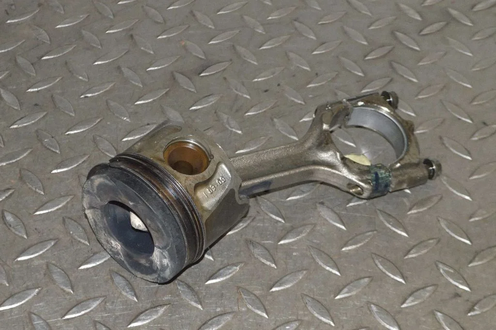 Piston GM664